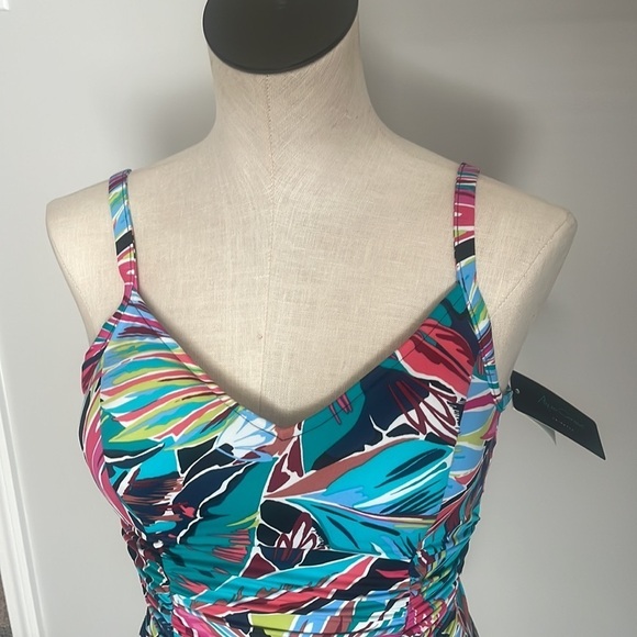 Aqua Green Swimsuit V-Neck Swimwear Tummy Control UPF 50+ Swimwear New Size Sm - Picture 8 of 8